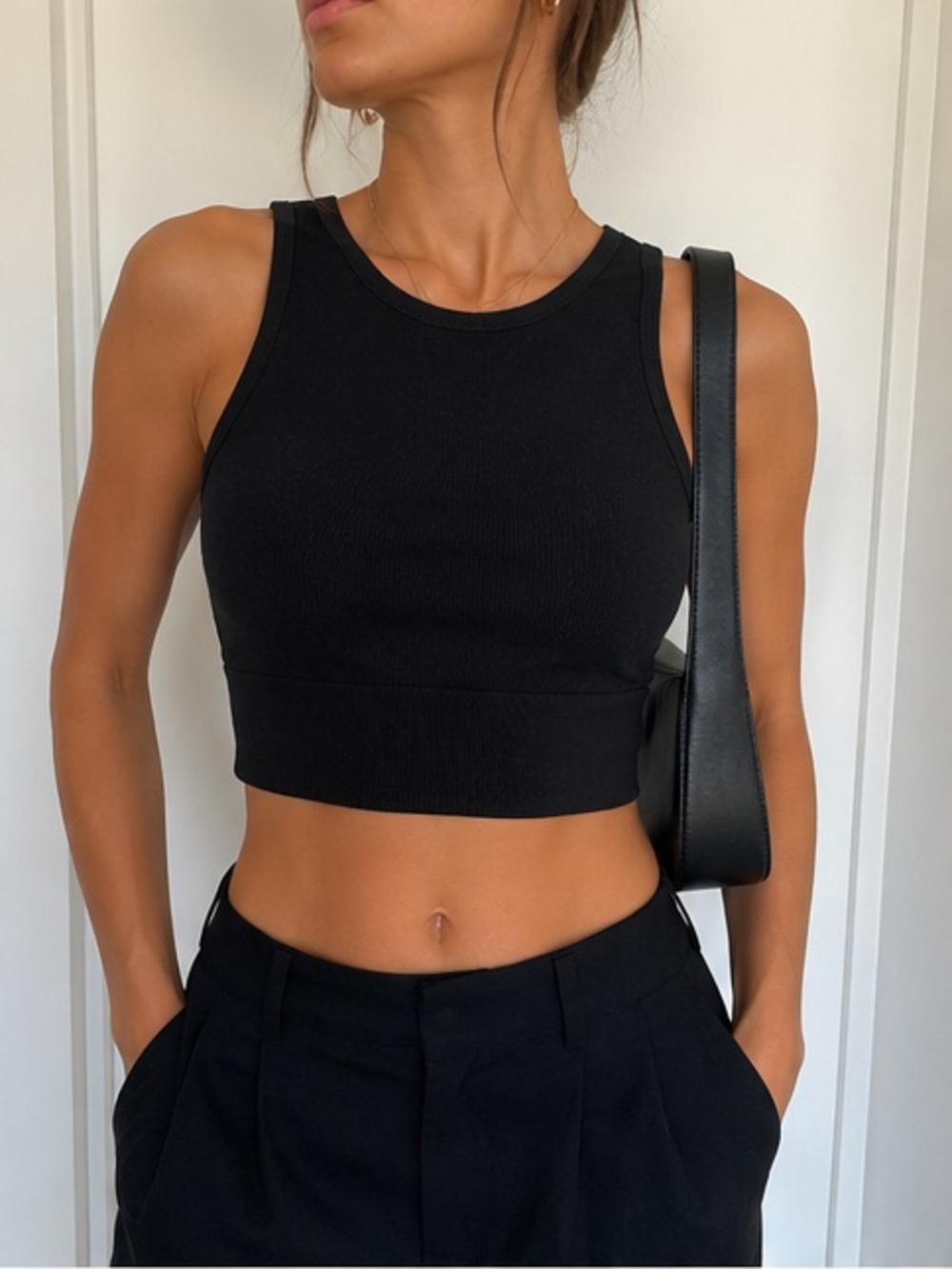 Babaton Silhouette Seamless Black Ribbed Crop Tank Top Size L NWT athleisure